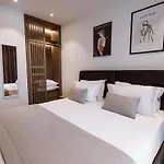 Blutique & Balconies 아파트 *
