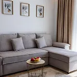 아파트 Blutique & Balconies *