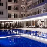 아파트 Blutique & Balconies 골렘