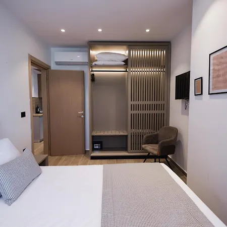 Blutique & Balconies Apartment Golem (Tirana)
